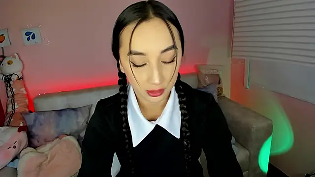 Snapshot of tinysara chatting on November 2025 04:27:02 PM tinysara online show from November 2025 04:27:02 PM