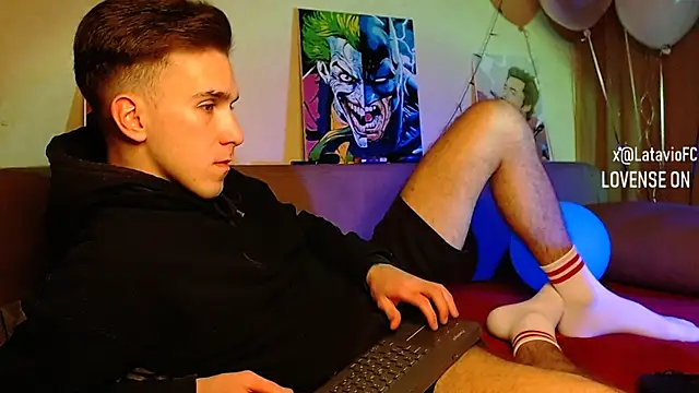 Snapshot of Midnighter_ chatting on December 2024 05:59:01 AM Midnighter online show from December 2024 05:59:01 AM