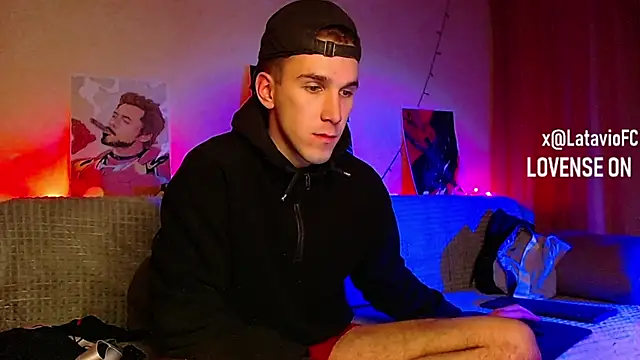 Snapshot of Midnighter_ chatting on February 2025 10:21:02 PM Midnighter online show from February 2025 10:21:02 PM