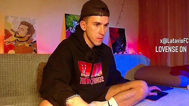 Snapshot of Midnighter_ chatting on February 2025 05:16:01 AM Midnighter online show from February 2025 05:16:01 AM