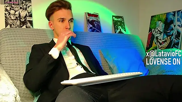 Snapshot of Midnighter_ chatting on April 2026 10:15:02 PM Midnighter online show from April 2026 10:15:02 PM