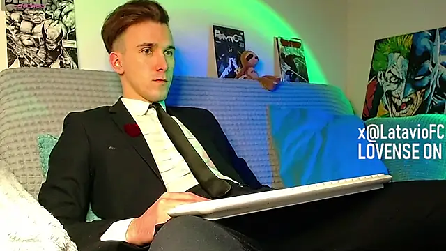 Snapshot of Midnighter_ chatting on April 2026 12:28:01 AM Midnighter online show from April 2026 12:28:01 AM