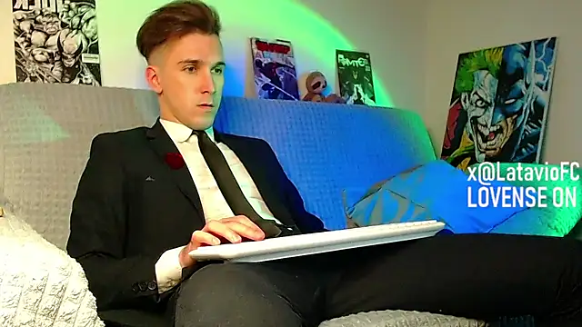 Snapshot of Midnighter_ chatting on April 2026 06:02:02 PM Midnighter online show from April 2026 06:02:02 PM