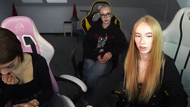 Amelia Blaze online show from October 2025 10:48:01 AM