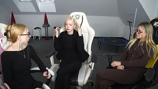 Amelia Blaze online show from October 2025 10:38:01 AM