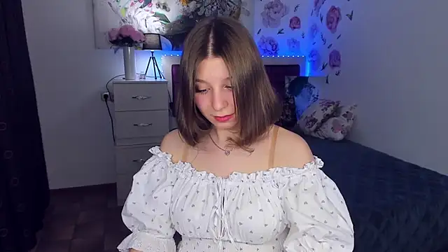 Snapshot of RinaMoore chatting on February 2025 02:50:02 PM RinaMoore online show from February 2025 02:50:02 PM