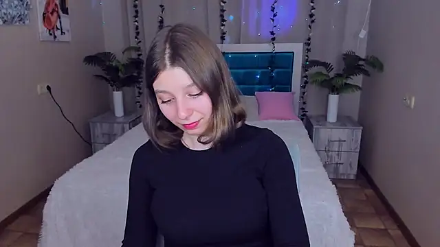 Snapshot of RinaMoore chatting on February 2025 02:35:02 PM RinaMoore online show from February 2025 02:35:02 PM