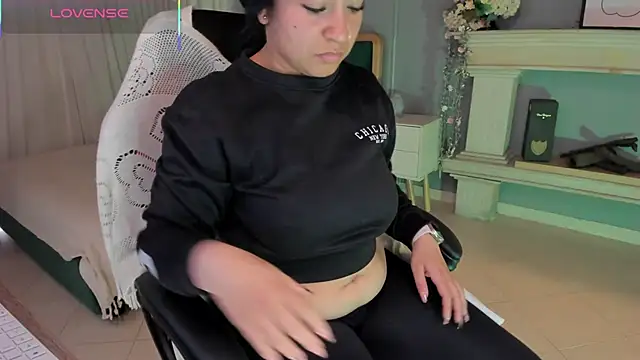 Snapshot of scarlet_miller1 chatting on March 2025 12:12:01 PM scarlet miller1 online show from March 2025 12:12:01 PM