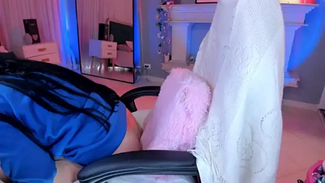 Snapshot of scarlet_miller1 chatting on March 2025 12:02:02 PM scarlet miller1 online show from March 2025 12:02:02 PM