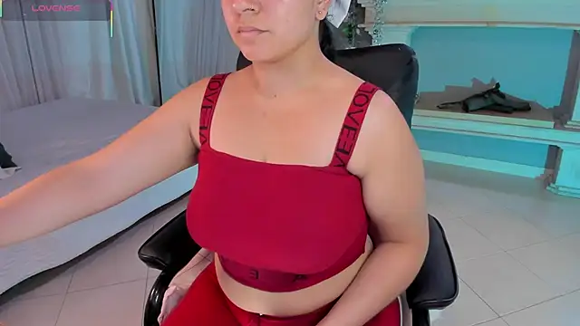 Snapshot of scarlet_miller1 chatting on March 2025 11:44:02 AM scarlet miller1 online show from March 2025 11:44:02 AM