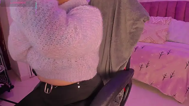 Snapshot of scarlet_miller1 chatting on September 2025 12:28:02 PM scarlet miller1 online show from September 2025 12:28:02 PM