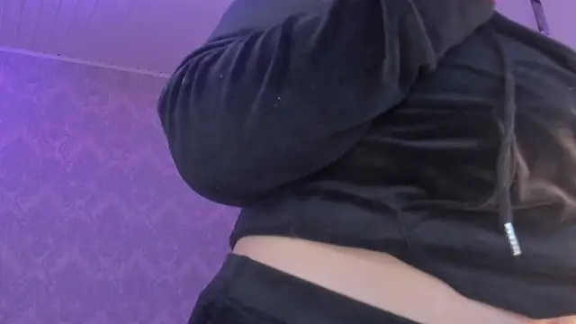 Snapshot of scarlet_miller1 chatting on October 2025 12:02:01 PM scarlet miller1 online show from October 2025 12:02:01 PM