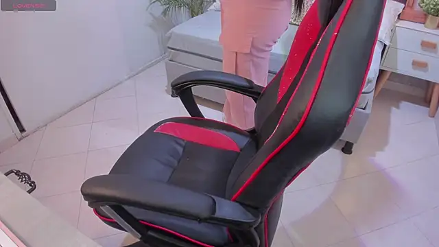 Snapshot of scarlet_miller1 chatting on October 2025 12:06:01 PM scarlet miller1 online show from October 2025 12:06:01 PM