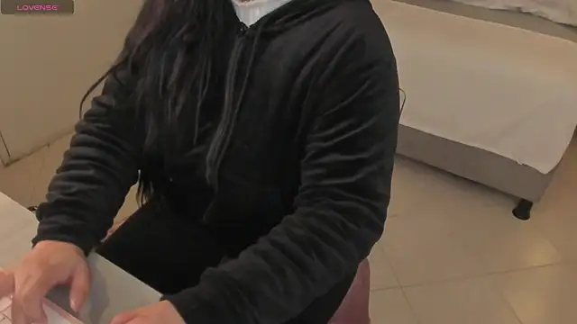 Snapshot of scarlet_miller1 chatting on October 2025 11:43:02 AM scarlet miller1 online show from October 2025 11:43:02 AM