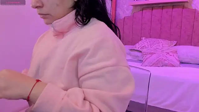 Snapshot of scarlet_miller1 chatting on October 2025 11:51:02 AM scarlet miller1 online show from October 2025 11:51:02 AM