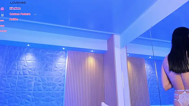 charlottewhitte online show from January 2025 02:15:01 PM