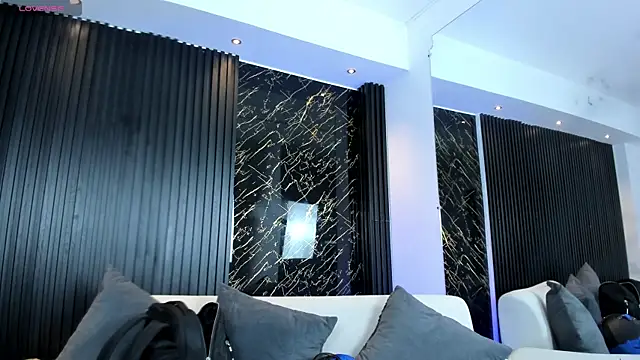 charlottewhitte online show from October 2025 11:45:02 AM