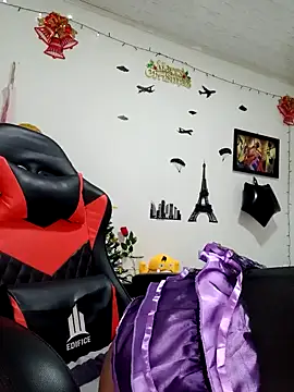 Snapshot of chalohott chatting on January 2025 09:21:02 AM chalohott online show from January 2025 09:21:02 AM