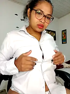 Snapshot of chalohott chatting on January 2025 01:10:02 AM chalohott online show from January 2025 01:10:02 AM