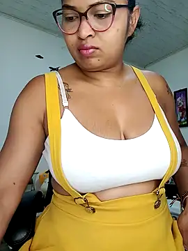 Snapshot of chalohott chatting on February 2025 09:32:01 AM chalohott online show from February 2025 09:32:01 AM