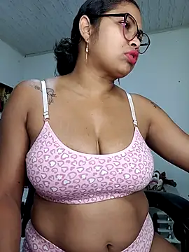 Snapshot of chalohott chatting on February 2025 09:11:02 AM chalohott online show from February 2025 09:11:02 AM