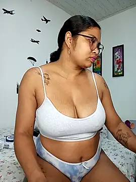 Snapshot of chalohott chatting on March 2025 09:10:02 AM chalohott online show from March 2025 09:10:02 AM