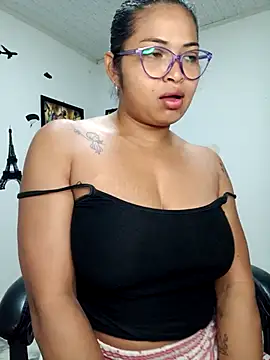 Snapshot of chalohott chatting on September 2025 11:20:02 AM chalohott online show from September 2025 11:20:02 AM