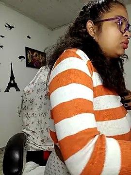 Snapshot of chalohott chatting on September 2025 10:28:01 AM chalohott online show from September 2025 10:28:01 AM