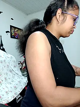 Snapshot of chalohott chatting on September 2025 10:40:02 AM chalohott online show from September 2025 10:40:02 AM