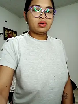 Snapshot of chalohott chatting on October 2025 10:11:01 AM chalohott online show from October 2025 10:11:01 AM