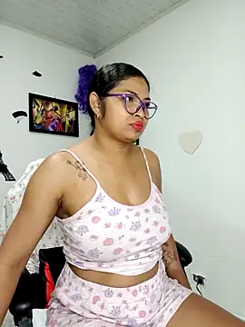 Snapshot of chalohott chatting on October 2025 09:08:02 AM chalohott online show from October 2025 09:08:02 AM