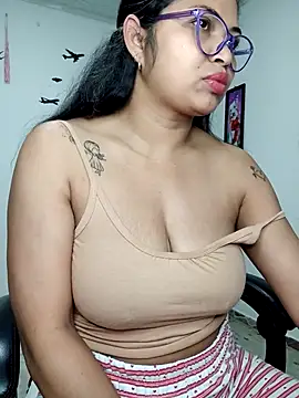 Snapshot of chalohott chatting on October 2025 10:32:02 AM chalohott online show from October 2025 10:32:02 AM