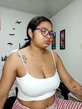 Snapshot of chalohott chatting on November 2025 09:19:01 AM chalohott online show from November 2025 09:19:01 AM