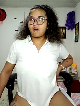 Snapshot of chalohott chatting on November 2025 09:52:01 AM chalohott online show from November 2025 09:52:01 AM