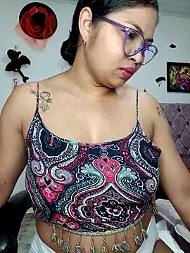 Snapshot of chalohott chatting on November 2025 09:53:02 AM chalohott online show from November 2025 09:53:02 AM