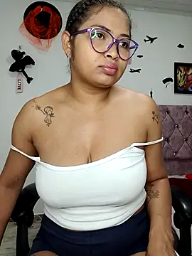 Snapshot of chalohott chatting on November 2025 10:04:01 AM chalohott online show from November 2025 10:04:01 AM