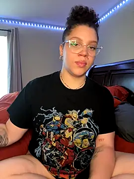 QueenNuttCollector online show from October 2025 02:45:02 PM