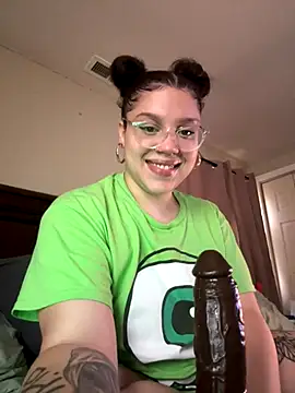 QueenNuttCollector online show from November 2025 03:34:02 PM