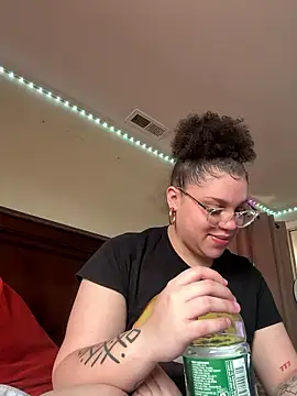 QueenNuttCollector online show from January 2026 05:15:01 PM