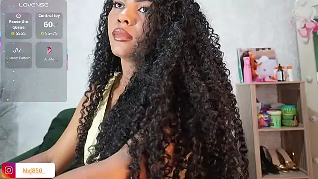 HOTBLACKANDWHITE2 online show from February 2026 12:14:02 AM