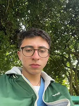 Snapshot of CamiRojas_boy chatting on April 2026 06:10:02 PM CamiRojas boy online show from April 2026 06:10:02 PM