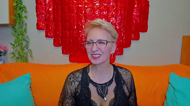 iamyourdream89 online show from February 2026 03:55:01 PM