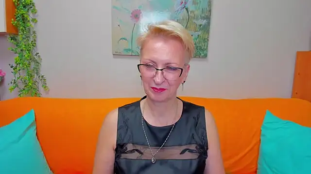 iamyourdream89 online show from March 2026 01:05:01 PM