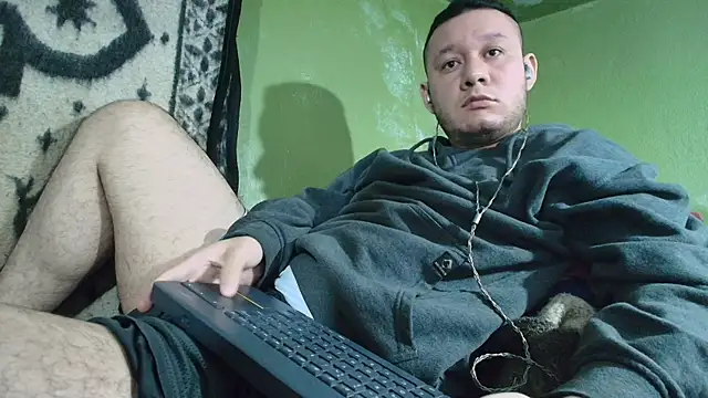 Snapshot of sweet_cock28 chatting on November 2025 04:17:01 PM sweet cock28 online show from November 2025 04:17:01 PM