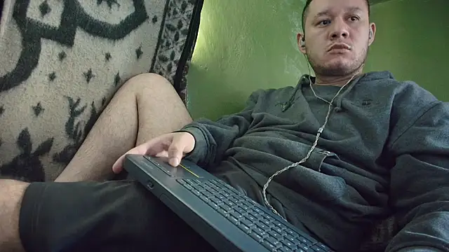 Snapshot of sweet_cock28 chatting on November 2025 03:18:02 PM sweet cock28 online show from November 2025 03:18:02 PM