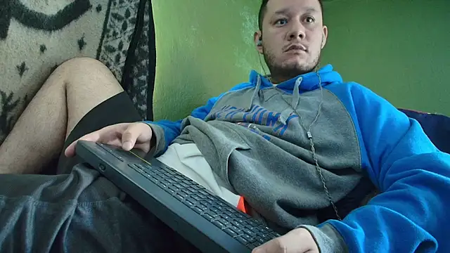 Snapshot of sweet_cock28 chatting on November 2025 03:56:02 PM sweet cock28 online show from November 2025 03:56:02 PM