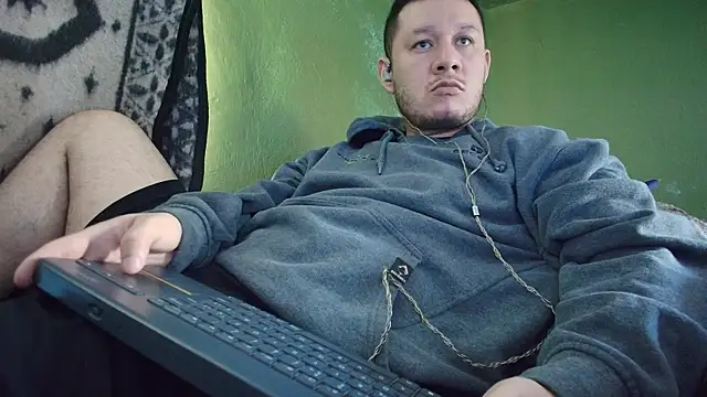 Snapshot of sweet_cock28 chatting on November 2025 03:36:01 PM sweet cock28 online show from November 2025 03:36:01 PM