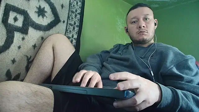 Snapshot of sweet_cock28 chatting on November 2025 03:37:02 PM sweet cock28 online show from November 2025 03:37:02 PM