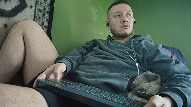 Snapshot of sweet_cock28 chatting on November 2025 03:49:01 PM sweet cock28 online show from November 2025 03:49:01 PM