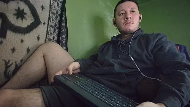 Snapshot of sweet_cock28 chatting on December 2025 02:00:02 PM sweet cock28 online show from December 2025 02:00:02 PM